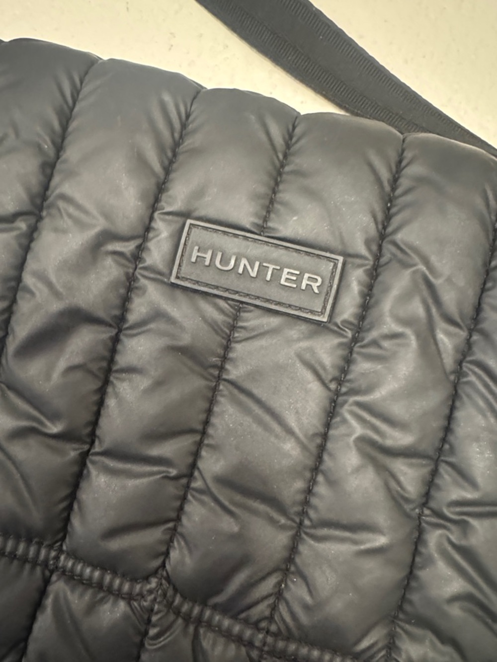 Hunter puffer Quilted Crossbody Shoulder Bag - Picture 3 of 7